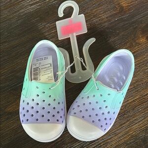 The Children's Place Blue and Purple Water Shoes for Easy Wear